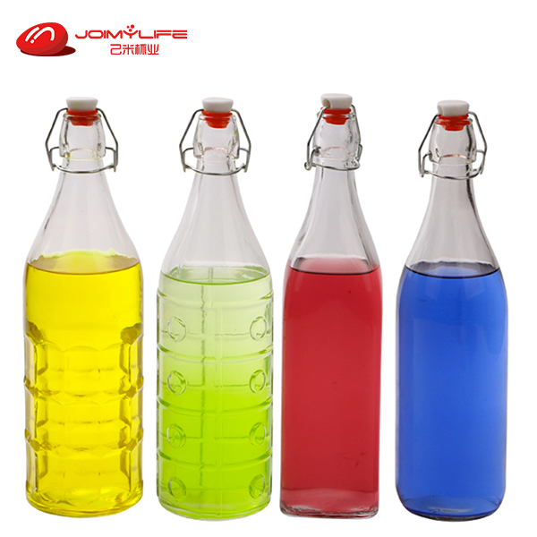 精致时尚玻璃酒瓶