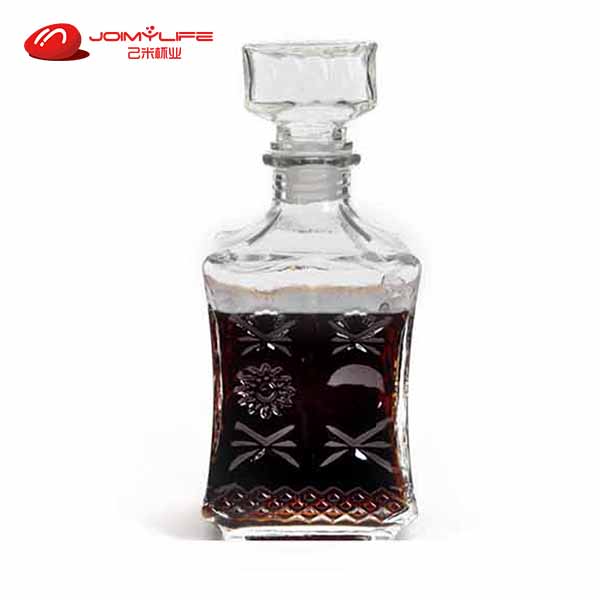 高贵典雅红酒瓶