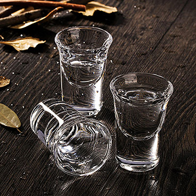 <b>无铅水晶白酒杯</b>