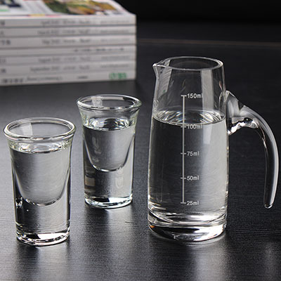 <b>手工白酒醒酒器</b>