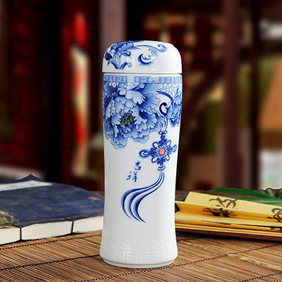 <b>青花陶瓷保温杯</b>