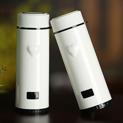 <b>触摸智能感温杯</b>