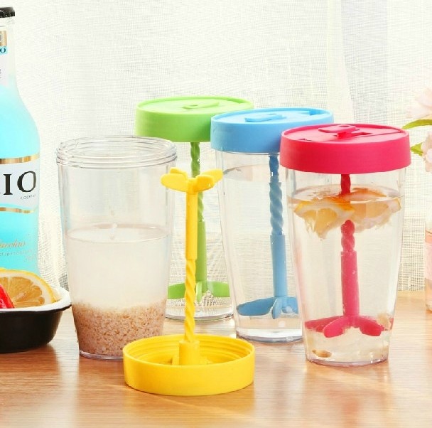 <b>手动搅拌带盖情侣水杯 随手杯</b>