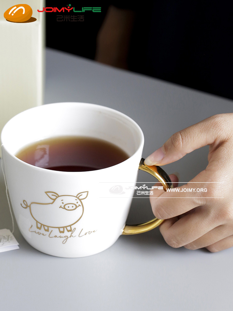 2019年3月 蓝莲花骨瓷金色小猪马克杯定制