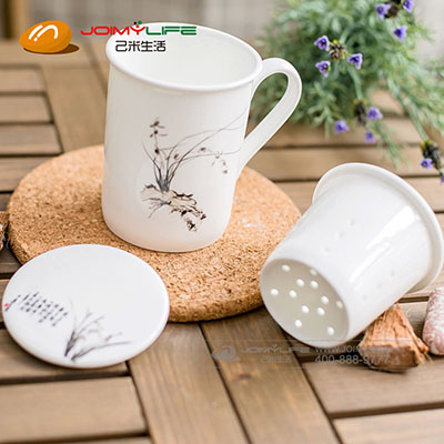 2019年8月  办公时尚骨瓷水杯会议陶瓷杯定制