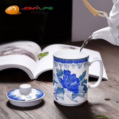 2019年8月  千红窑 手绘带盖陶瓷杯定做