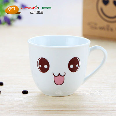 2019年8月  创意白瓷牛奶表情杯定做